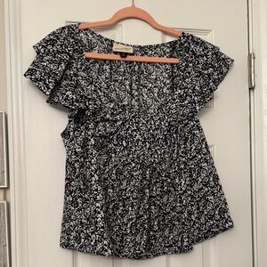 Universal Thread Black and White Floral Blouse